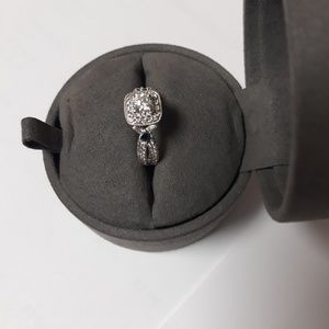 Meet your Posher, Jacqueline